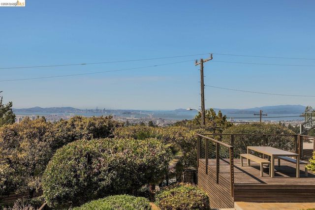 6344 Snake RD, Oakland, CA 94611