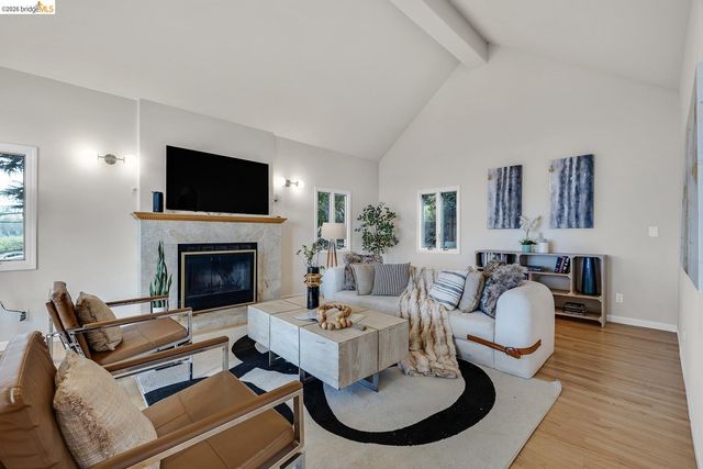 6344 Snake RD, Oakland, CA 94611