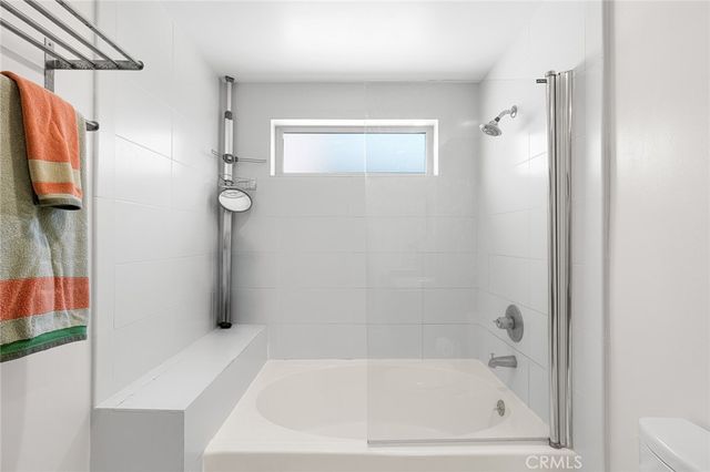 5016 Bakman 404, North Hollywood, CA 91601