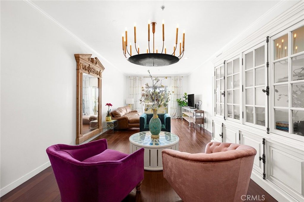5016 Bakman 404, North Hollywood, CA 91601