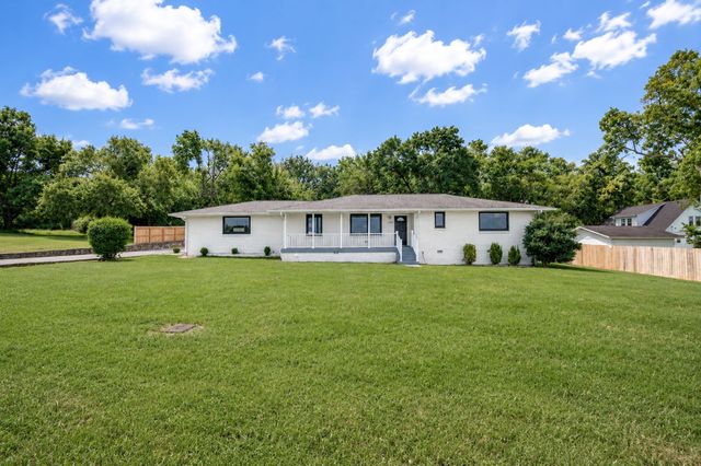 1205 Saint Marys Ln, Nashville, TN 37218