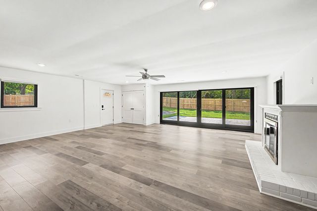 1205 Saint Marys Ln, Nashville, TN 37218