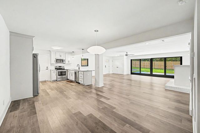 1205 Saint Marys Ln, Nashville, TN 37218