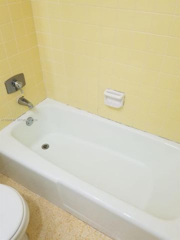 701 NW 1st St 19, Hallandale Beach, FL 33009