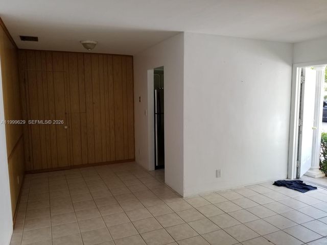 701 NW 1st St 19, Hallandale Beach, FL 33009