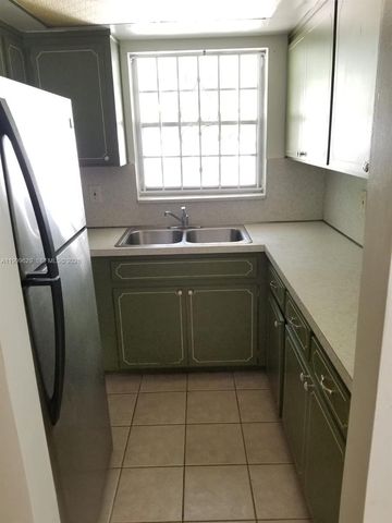 701 NW 1st St 19, Hallandale Beach, FL 33009