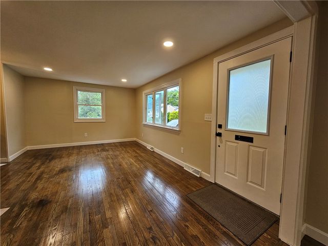 116 Louise Drive, Tiverton, RI 02878