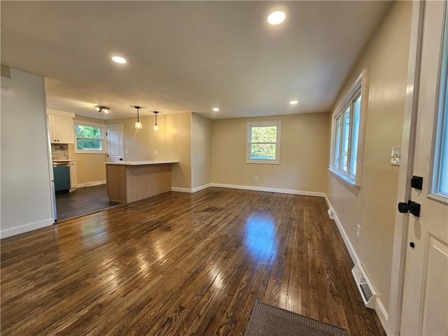 116 Louise Drive, Tiverton, RI 02878