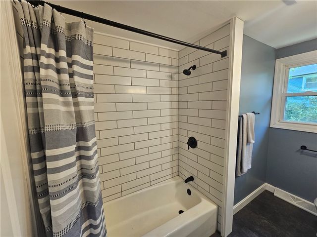 116 Louise Drive, Tiverton, RI 02878