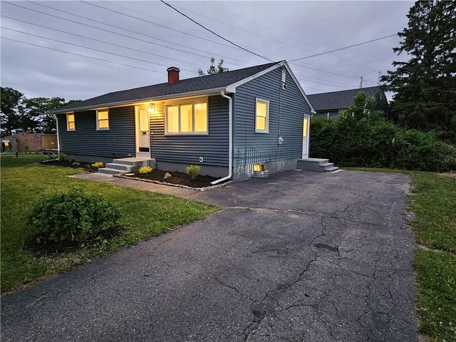 116 Louise Drive, Tiverton, RI 02878