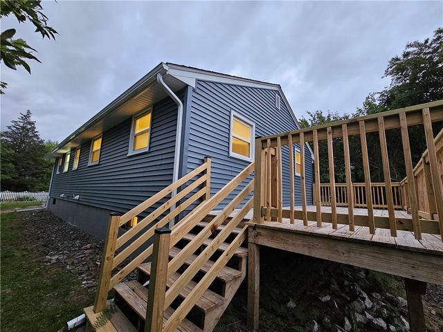 116 Louise Drive, Tiverton, RI 02878