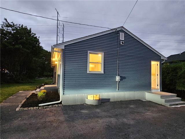 116 Louise Drive, Tiverton, RI 02878