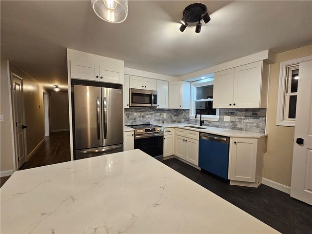 116 Louise Drive, Tiverton, RI 02878