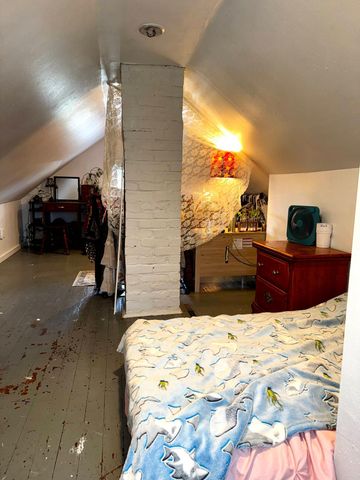 1622 S 11th Avenue S, Fargo, ND 58103