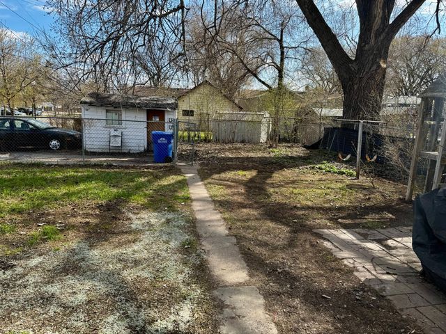 1622 S 11th Avenue S, Fargo, ND 58103