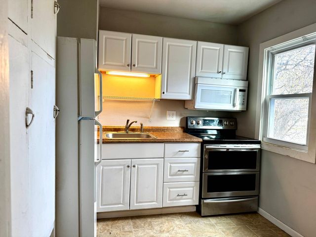 1622 S 11th Avenue S, Fargo, ND 58103