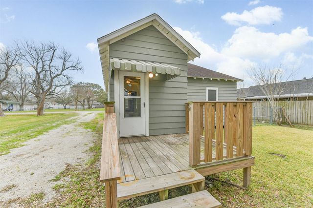 2242 Houston Avenue, Pearland, TX 77581