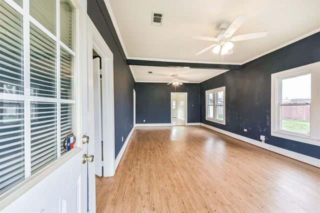 2242 Houston Avenue, Pearland, TX 77581