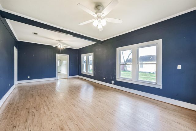 2242 Houston Avenue, Pearland, TX 77581