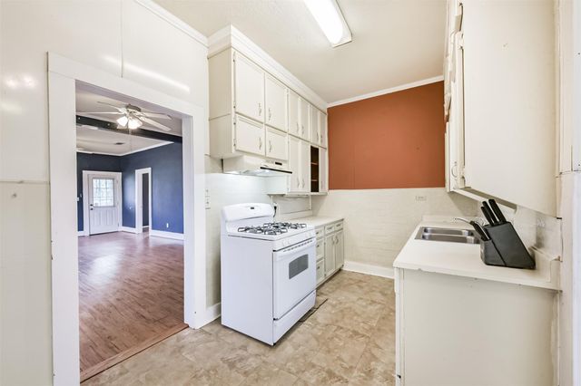 2242 Houston Avenue, Pearland, TX 77581