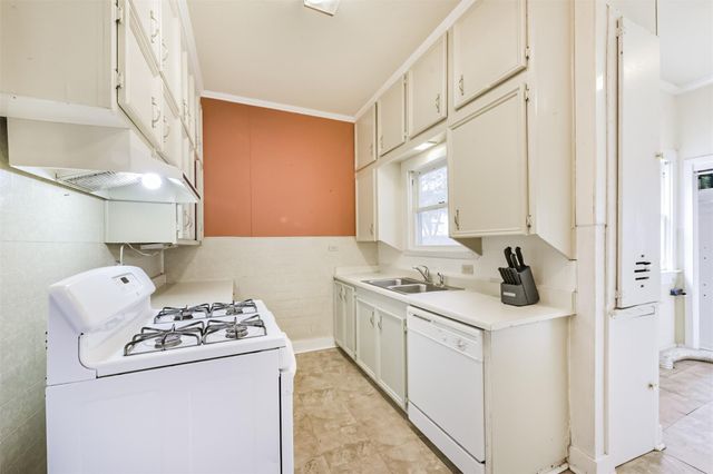 2242 Houston Avenue, Pearland, TX 77581