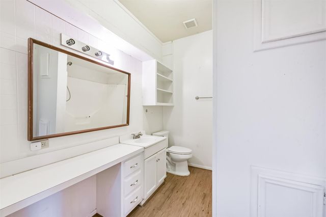 2242 Houston Avenue, Pearland, TX 77581