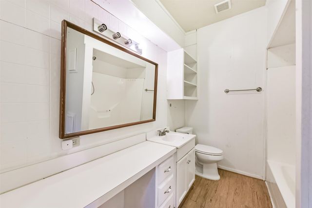 2242 Houston Avenue, Pearland, TX 77581