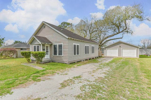 2242 Houston Avenue, Pearland, TX 77581