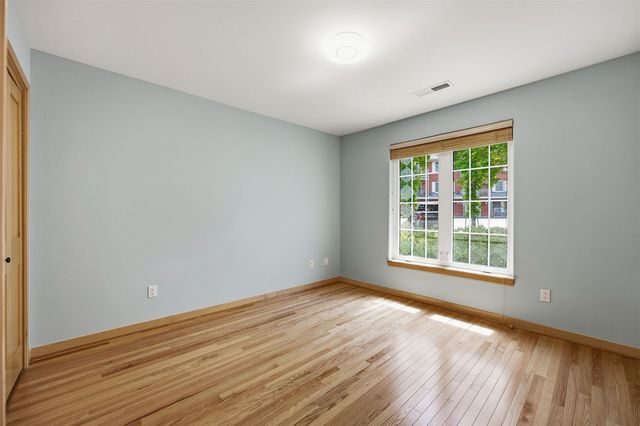 235 Holiday Rd 3, Coralville, IA 52241