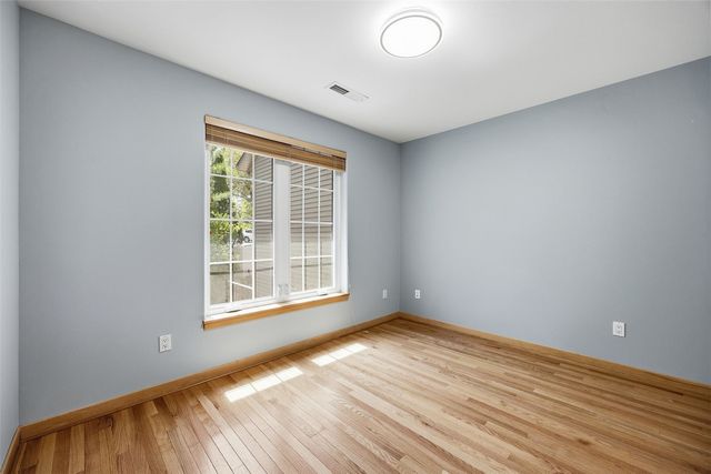 235 Holiday Rd 3, Coralville, IA 52241