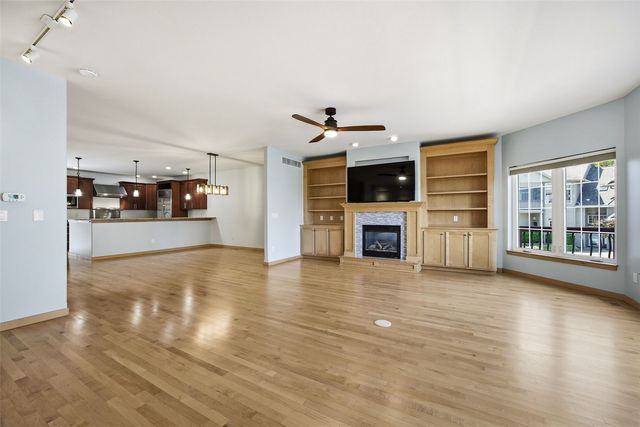 235 Holiday Rd 3, Coralville, IA 52241