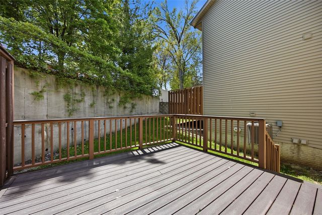 235 Holiday Rd 3, Coralville, IA 52241
