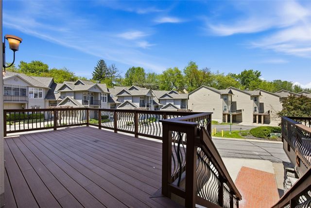 235 Holiday Rd 3, Coralville, IA 52241