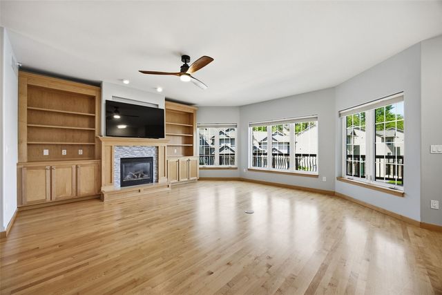 235 Holiday Rd 3, Coralville, IA 52241