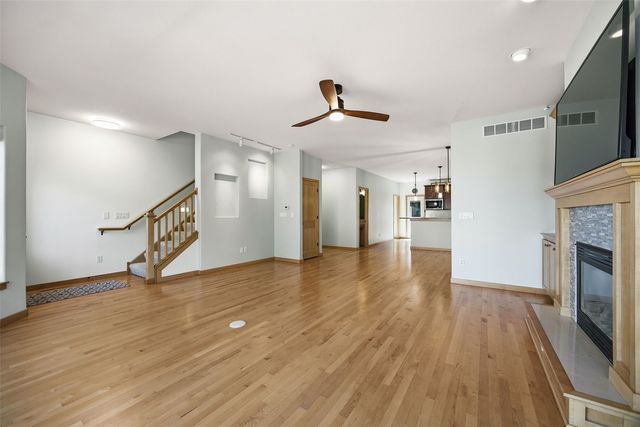 235 Holiday Rd 3, Coralville, IA 52241