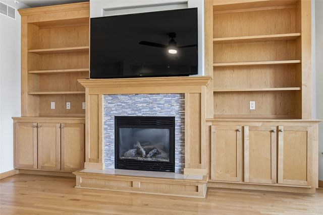 235 Holiday Rd 3, Coralville, IA 52241