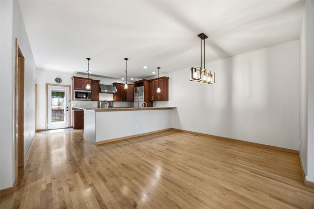 235 Holiday Rd 3, Coralville, IA 52241