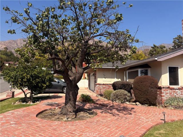 95 W. Laurel Avenue, Sierra Madre, CA 91024