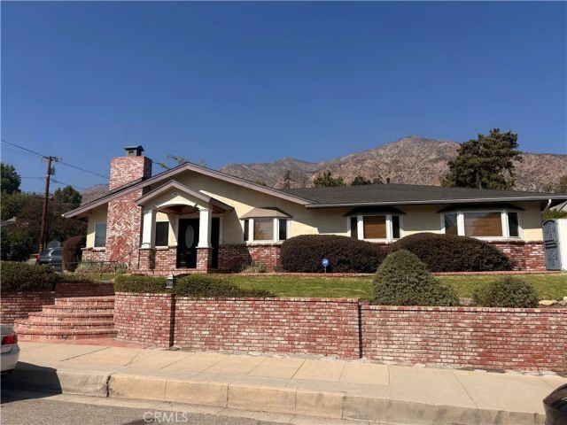 95 W. Laurel Avenue, Sierra Madre, CA 91024