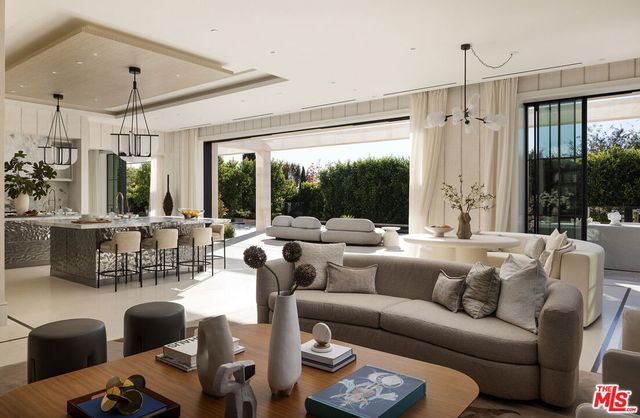 721 N Bonhill Road, Los Angeles, CA 90049