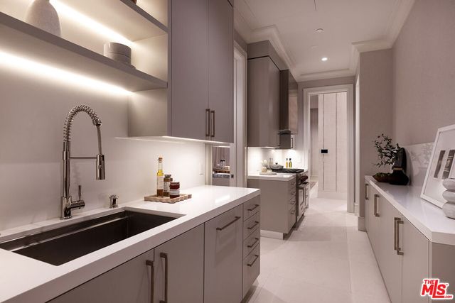 721 N Bonhill Road, Los Angeles, CA 90049