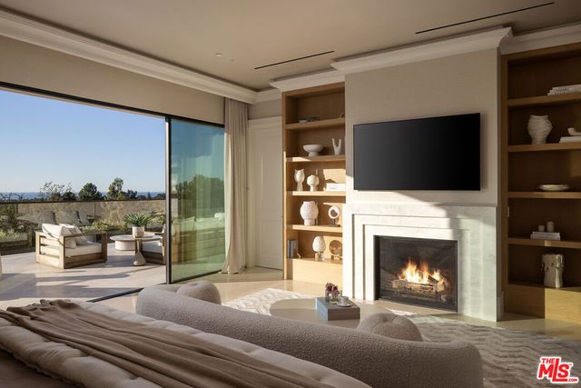 721 N Bonhill Road, Los Angeles, CA 90049