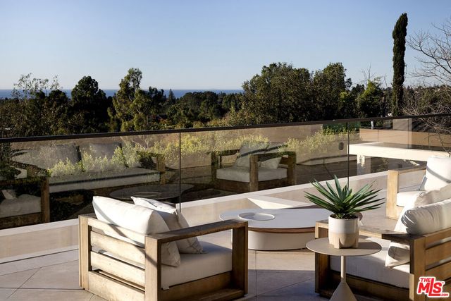 721 N Bonhill Road, Los Angeles, CA 90049