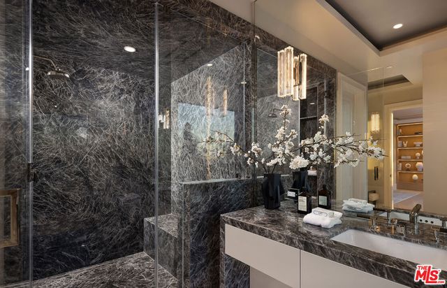 721 N Bonhill Road, Los Angeles, CA 90049