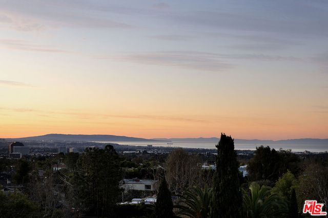 721 N Bonhill Road, Los Angeles, CA 90049