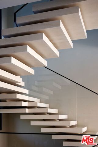 721 N Bonhill Road, Los Angeles, CA 90049