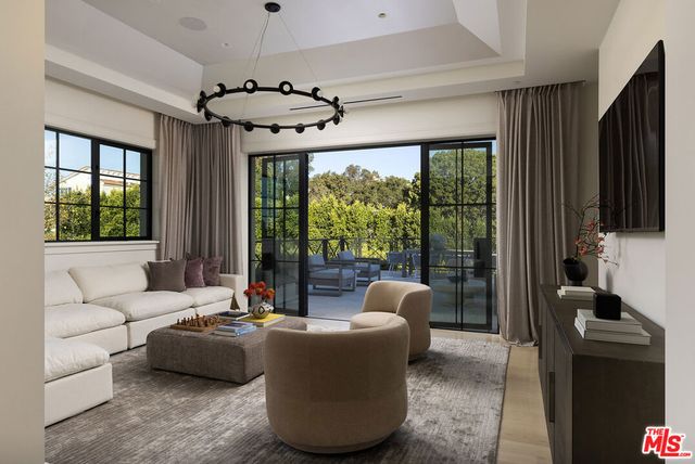 721 N Bonhill Road, Los Angeles, CA 90049