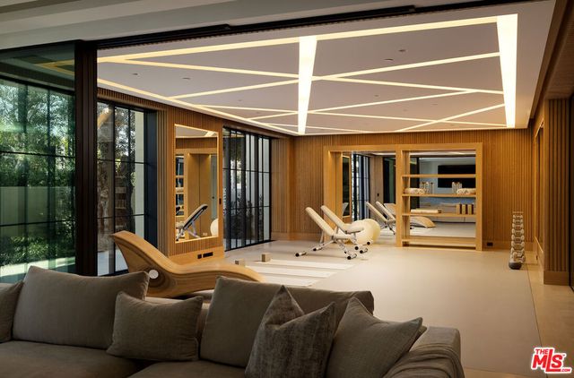 721 N Bonhill Road, Los Angeles, CA 90049