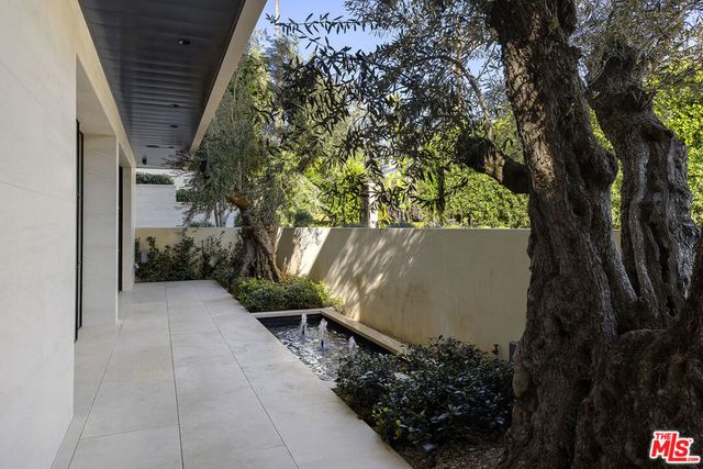 721 N Bonhill Road, Los Angeles, CA 90049