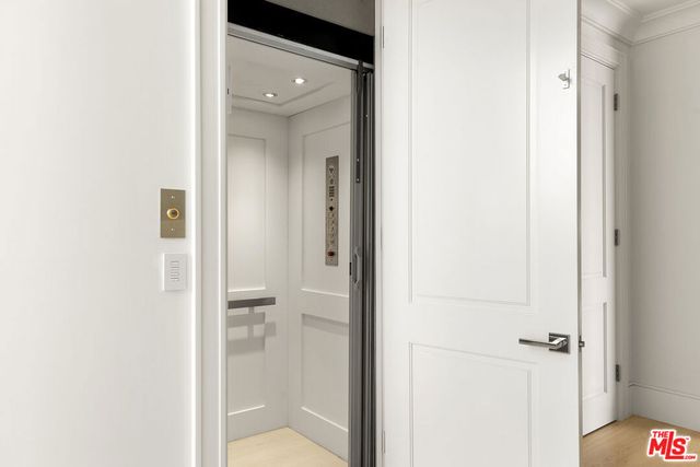 721 N Bonhill Road, Los Angeles, CA 90049